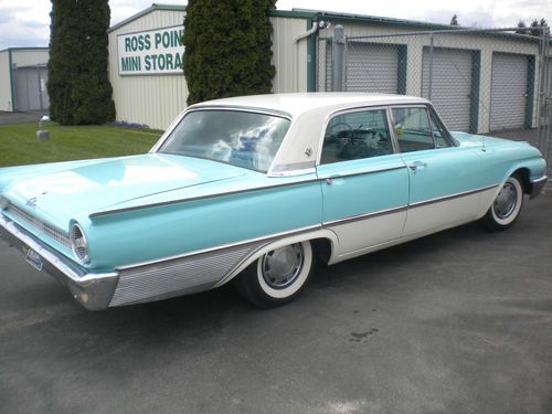 1961 ford galaxie town sedan