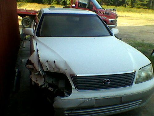 99 lexus ls 400 white hit in passenger front otherwise very clean