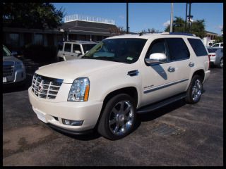 2011 cadillac escalade awd 4dr luxury