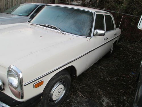 1976 mecedes diesel 240d model 4 door 240 d local pickup only