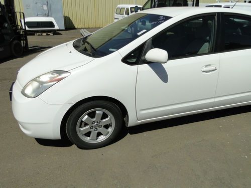 2004 Toyota Prius 4 Door Liftback Hybrid, image 5