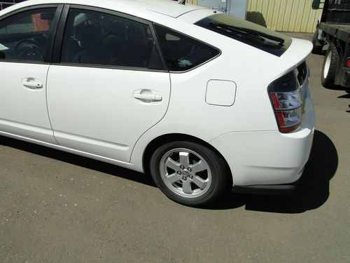 2004 Toyota Prius 4 Door Liftback Hybrid, image 6