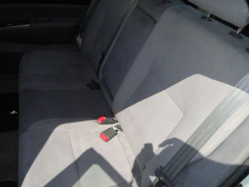 2004 Toyota Prius 4 Door Liftback Hybrid, image 11