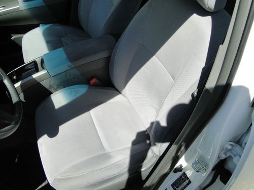 2004 Toyota Prius 4 Door Liftback Hybrid, image 13