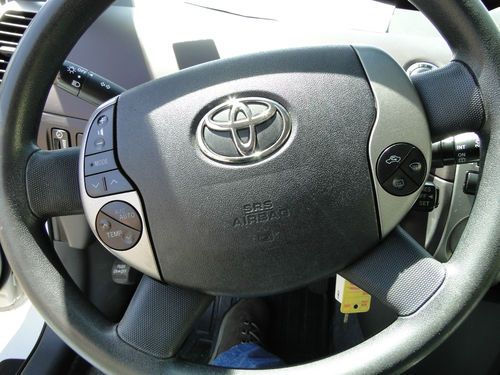 2004 Toyota Prius 4 Door Liftback Hybrid, image 17