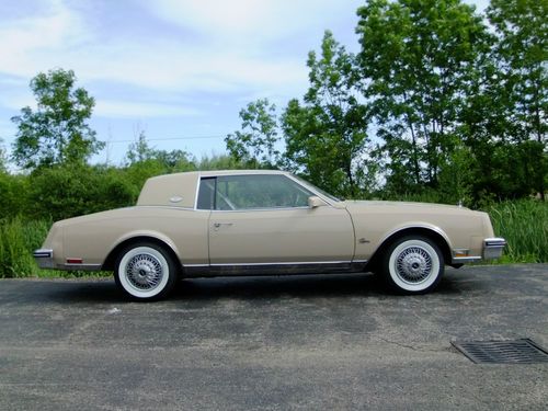 1985 buick riviera low low miles 25,xxx very sharp a must see vehicle
