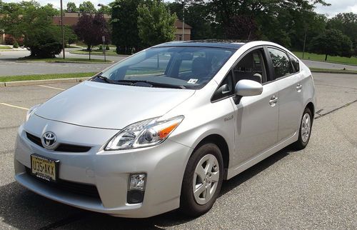 2011 toyota prius iii hatchback 4-door 1.8l solar roof,navigation,leather,jbl