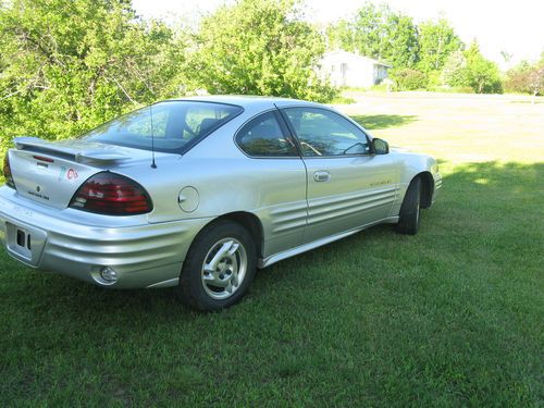 2001 pontiac grand am se 2-door 2.4l