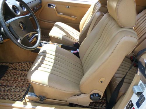 1983 Mercedes-Benz 300CD Base Coupe 2-Door 3.0L LOW miles Impeccable Condition, image 9