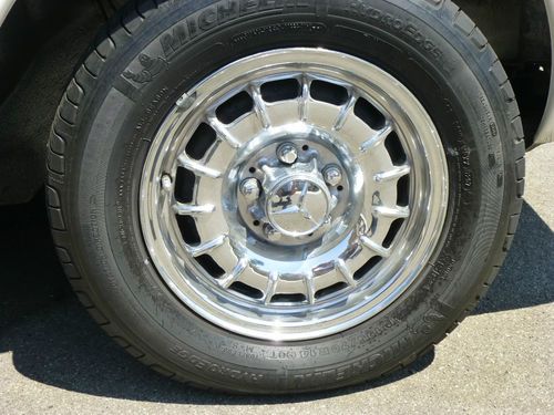 1983 Mercedes-Benz 300CD Base Coupe 2-Door 3.0L LOW miles Impeccable Condition, image 18