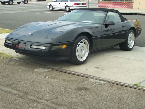 1992 chevrolet corvette base convertible 2-door 5.7l with hard top