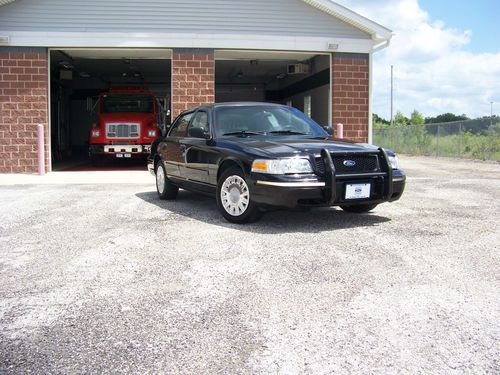 2003 ford crown victoria police interceptor sedan 4-door 4.6l