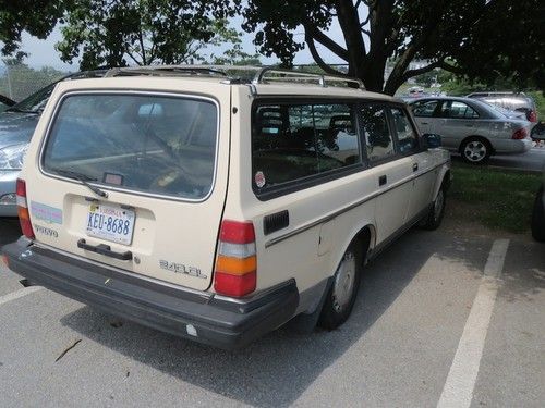 Volvo 240 DL Wagon 1988, image 3