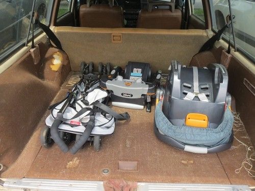 Volvo 240 DL Wagon 1988, image 4