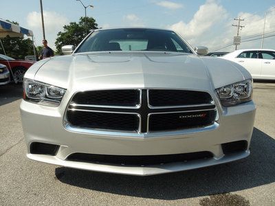 SE RWD 3.6LT Automatic Trans Alloy Wheels power Seats Accident Free South Own, image 2