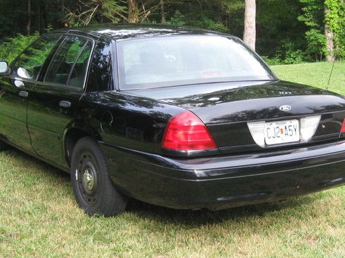 2005 Ford Crown Victoria Police Interceptor Sedan 4-Door 4.6L, image 5