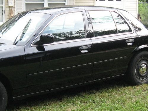 2005 Ford Crown Victoria Police Interceptor Sedan 4-Door 4.6L, image 7