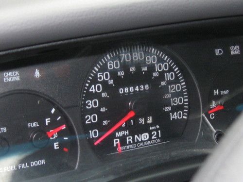 2005 Ford Crown Victoria Police Interceptor Sedan 4-Door 4.6L, image 17