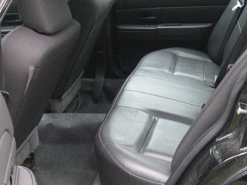 2005 Ford Crown Victoria Police Interceptor Sedan 4-Door 4.6L, image 22