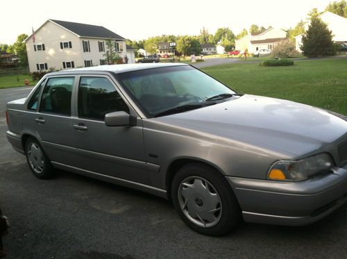 1998 volvo s70 base sedan 4-door 2.4l