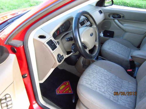2005 Ford Focus se Sedan 4-Door 2.0L, image 4