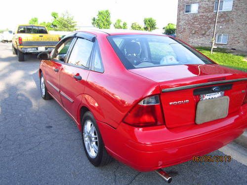 2005 Ford Focus se Sedan 4-Door 2.0L, image 7