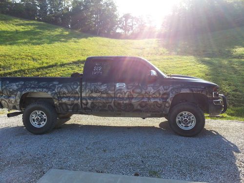 Custom 2004 gmc 2500 hd no reserve