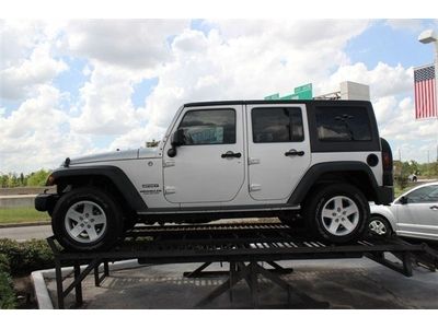 We finance silver automatic tow hooks mp3 a/c 3.8l one owner 4wd hardtop