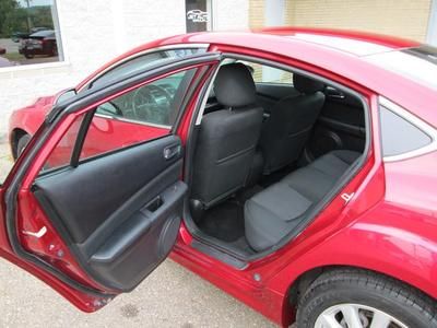 i 2.5L Red Auto All power Still under Warranty! WE FINANCE, image 19