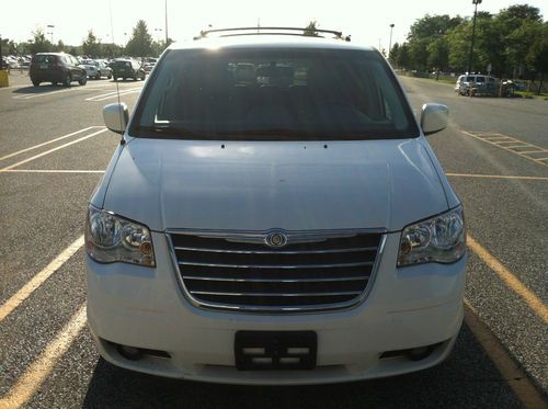 2010 chrysler town &amp; country touring mini passenger van 4-door 4.0l