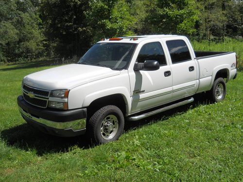 2005 chevrolet 2500 crew cab duramax  4x4  loaded  one owner