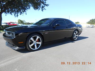 2012 dodge challenger 2dr srt-8 low low mileage