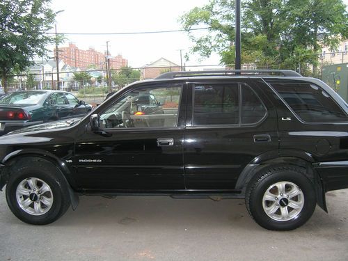 2000 isuzu rodeo ls sport utility 4-door 3.2l