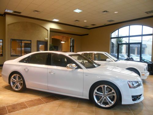 2013 audi s8 quattro tript, only 1626 miles, like new, save thousands