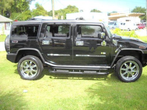 Beautiful loaded 2004 hummer h2 4x4! t.v.'s, nav, chrome wheels, more!!!!