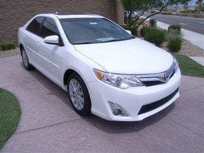 NEW XLE V6 Leather HDD Nav w/ JBL audio Blind Spot Opt Loaded w/ Full Power Opts, image 3