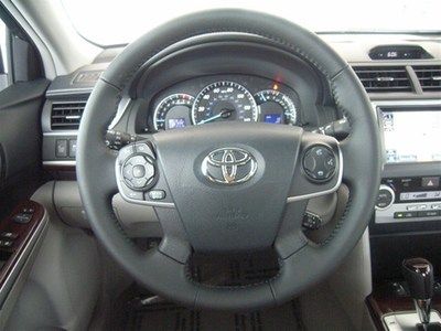 NEW XLE V6 Leather HDD Nav w/ JBL audio Blind Spot Opt Loaded w/ Full Power Opts, image 43