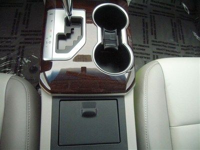 NEW XLE V6 Leather HDD Nav w/ JBL audio Blind Spot Opt Loaded w/ Full Power Opts, image 48