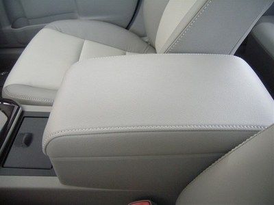 NEW XLE V6 Leather HDD Nav w/ JBL audio Blind Spot Opt Loaded w/ Full Power Opts, image 50