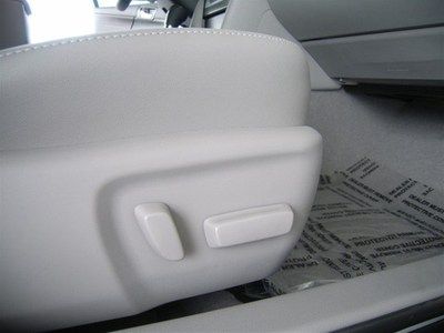 NEW XLE V6 Leather HDD Nav w/ JBL audio Blind Spot Opt Loaded w/ Full Power Opts, image 53