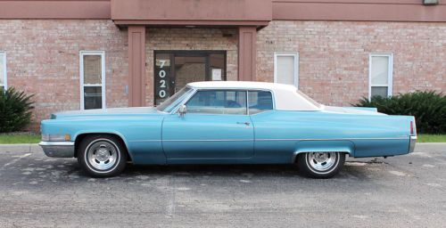 Incredible 1970 cadillac sedan coupe deville hardtop, two-tone blue color