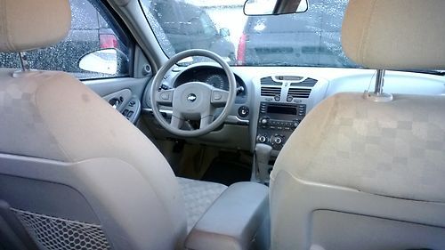 2005 Malibu Maxx 200hp 30 mpg., image 5