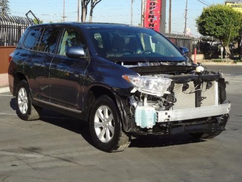 2013 toyota highlander 4wd damaged salvage rebuilder runs! priced to sell l@@k!!