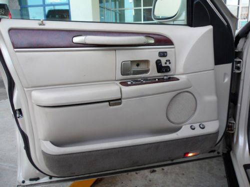 LEATHER V8 WOOD TRIM CONGRESSIONAL EDITION CRUISE CONTROL POWER WINDOWS, US $6,588.88, image 19