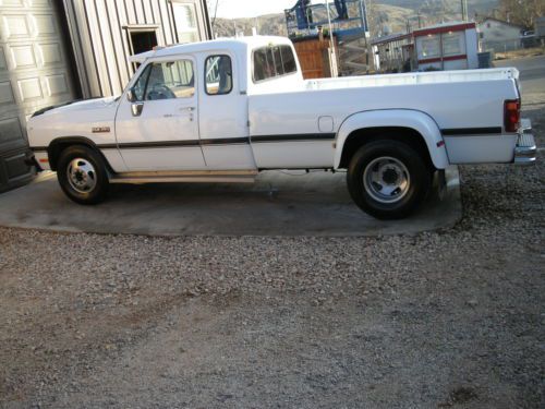 1992 dodge ext cab d-350 dually 2wd cummins 5-speed nice truck !!!!!