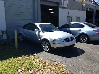 2005 volkswagen passat gls sedan 4-door 2.0l