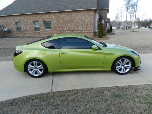 2010 hyundai genesis coupe 3.8 gt coupe 2-door 3.8l