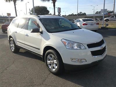 Fwd 4dr ls chevrolet traverse ls low miles suv automatic gasoline engine, 3.6l s