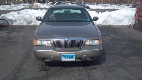 2001 mercury grand marquis gs (palm beach edition) ****** low milage***