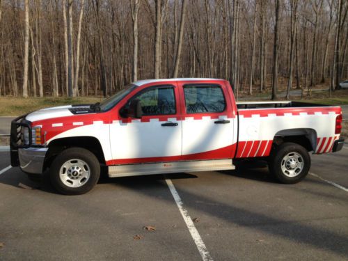 Whlte 2500 4x4 crew cab tow package work truck